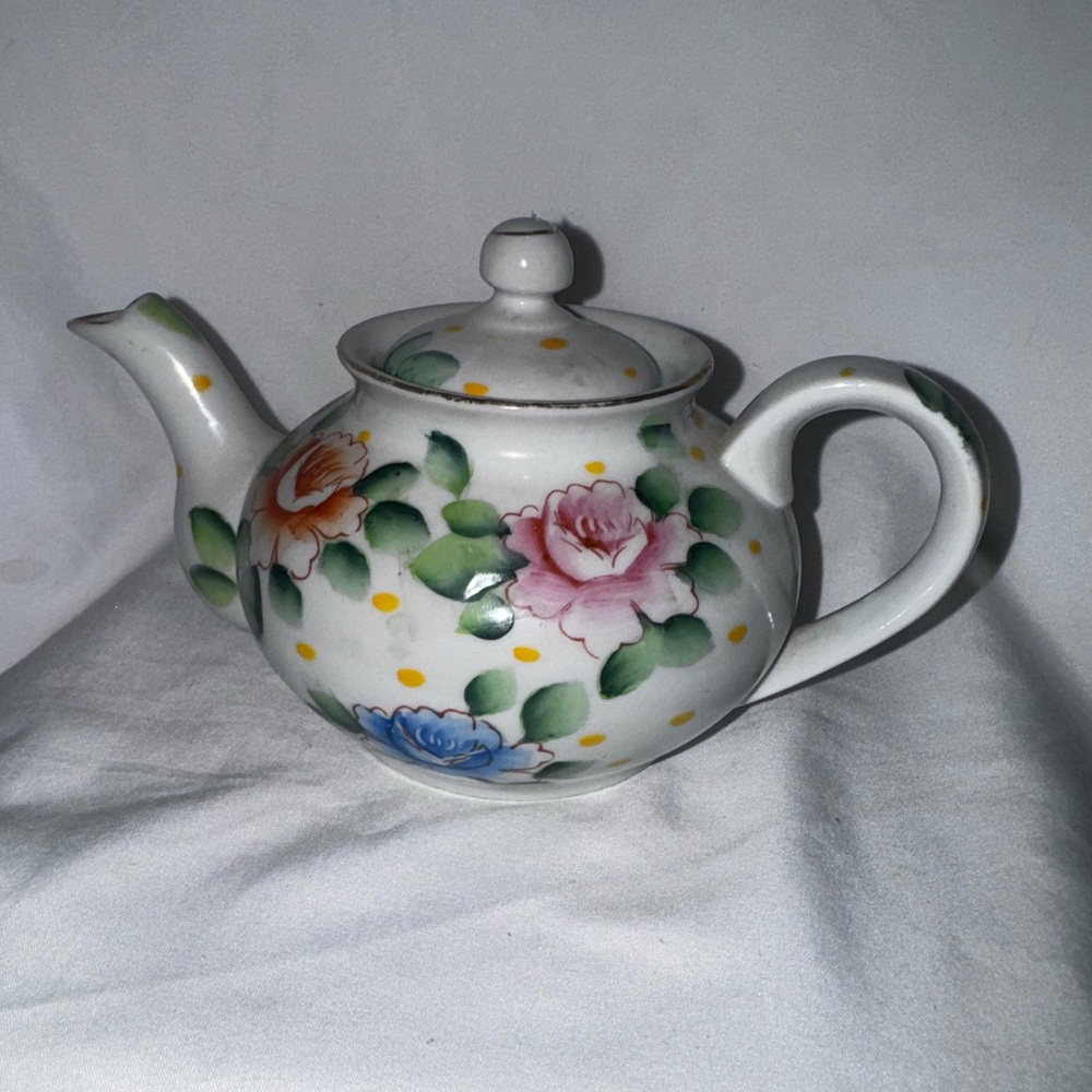 Floral Ceramic Teapot with Multicolor Design
